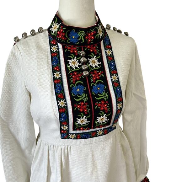 Vintage 70s women’s long sleeve high collar, alpine mini dress size small - Picture 2 of 4